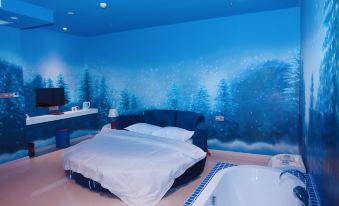 Love Me Couples' Theme Hotel
