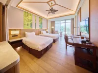 Nanjing Ziqing Lake Hot Spring Resort (Wildlife World) Hotels near Qixia Temple