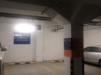 V蓝怡家海景假日公寓(日照万达广场万平口店) - 停车场