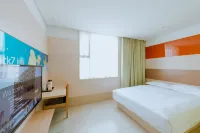LUCK 7 Hotel (Yichang CBD Xiling Erlu)