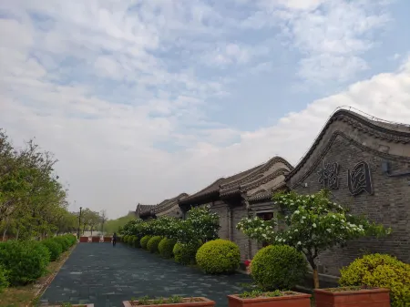 Liuyuan Hotel Отели рядом с достопримечательностью «Training Park of Xiaozhan»