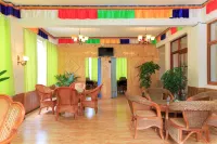 Derong Golden Sun Hotel