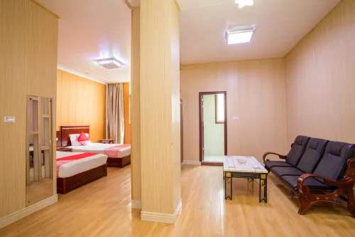 Jinxiu Jiangnan Business Hotel Hotels in Badong County