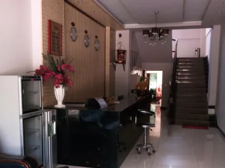 Gengma Derui Hotel Отели в г. Генма