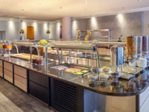 ヒルトン ガーデン イン マスカット アル クワイア マスカトのホテル