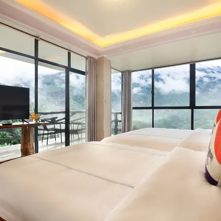 Longji Terrace Xinxin Resort Hotel (Qianfy Floor Tianti View Terrace)