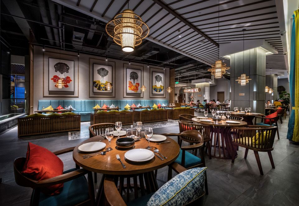 미후드 레스티 호텔 로비