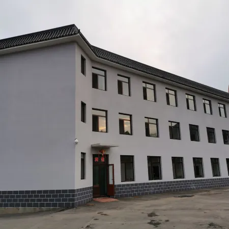Kuandian Lvjiang Hotel