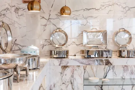 Jinhuwan Holiday Hotel (Changsha Yanghu store) Отели рядом с достопримечательностью «Xie Zilong Photography Museum»