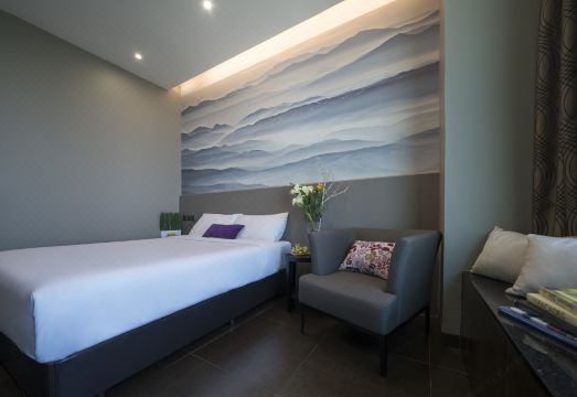 V 호텔 라벤더 수영장