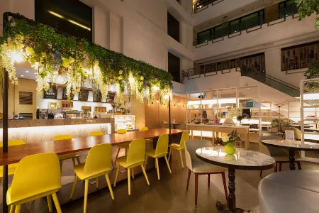 Howard Plaza Hotel Hsinchu Отели рядом с достопримечательностью «Nanliao Port»