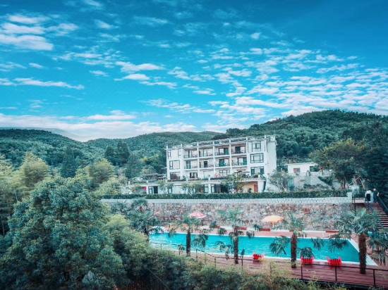 Wake Up In Moganshan A Beautiful Night In The Forest Room Reviews Photos Deqing 21 Deals Price Trip Com