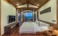Lanyue Li·Linggan Senyang Natural Ore Hot Spring Resort 360° View Beautiful Stay (Heshun Branch)