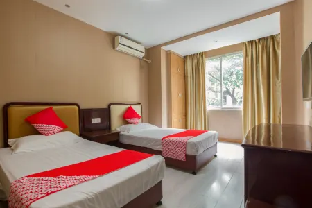 Huancheng Hotel (Huzhou Aishan Plaza Yintai Branch)