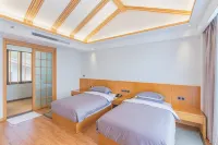 Julong Town Longgu Mountain House