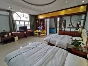 Dongxing Haijie Holiday Hotel