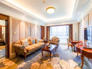 Longshan Hotel