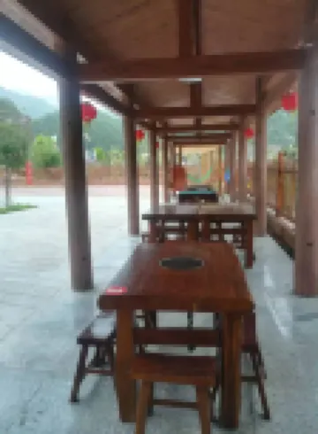 Baotianman Shanshui Inn