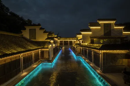 Yinyi Water Street Hotel (Nanjing Confucius Temple)