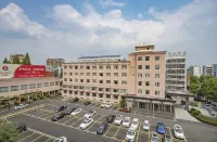 Yan Emperor Hotel Hotels in Суејџоу
