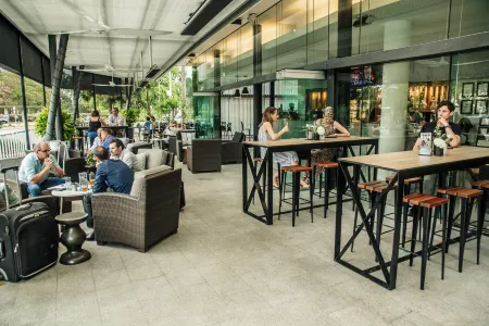 Mercure Brisbane Spring Hill Отели рядом с достопримечательностью «Cathedral Square»