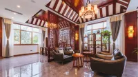 Floral Hotel · Auspicious Day Guesthouse