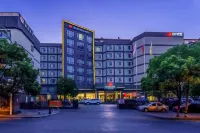 Great Wall Hotel (Yichang CBD Shopping Center Jiefang Road Pedestrian Street Branch) Hotels in Gezhou Dam/West Dam