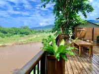 Riverhouse Hotel (The Teak House) Hoteles en Mae Sariang