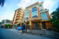 Greenview Ekkamai 10 Hotels near Chiva-Som International Academy
