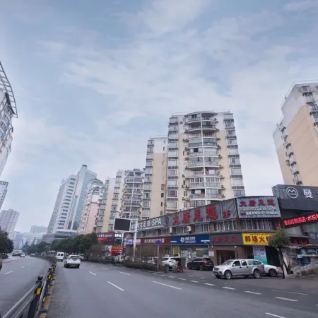 Manbo Meiyi Qingju Hotel (Yichang Shuiyuecheng Branch)