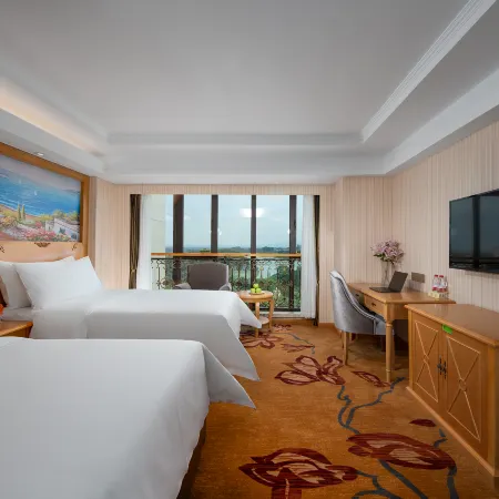 Vienna Hotel Emei Mountain high-speed railway station Maluqiao Street