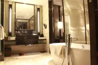 盤錦東方萬達嘉華飯店 紅海灘國家風景廊道-購物中心附近的飯店