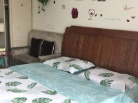 重庆梁彩相公寓(于成龙广场分店) - 普通温馨一室大床房