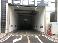 RezenSelect Hotel Nanjing South Railway Station - parking