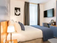 Villa Eiffel Mademoiselle Hotels near Saint-Lambert Square