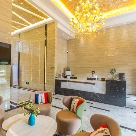 Q Hotel