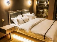 昆明梵咖酒店 - 豪华超级大床房