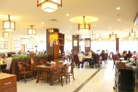 Baoli Hotel (Zhaoqing Qixingyan Archway)