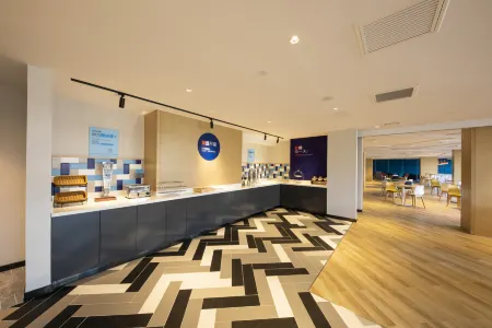 Holiday Inn Express Shanghai Jiading New City Отели рядом с достопримечательностью «Guyi Garden»