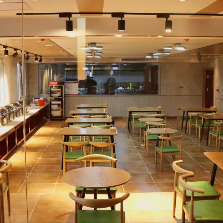 JAMES JOYCE Coffetel (Yinxu Scenic Spot Store, Wenfeng Avenue, Anyang Railway Station)