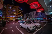 Yongkang Fengqi E-sports Hotel (Baolong Plaza)