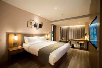 Home Inn Plus (Nanjing Railway Station, Xuanwu Lake) Hotel dekat Cuizhou