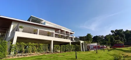 Aranya Resort Koh Lanta Отели рядом с достопримечательностью «Thung Yee Pheng Mangrove Forest»