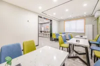Huayi Select Hotel (Fuping Pinyang Avenue Store)