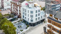 Floral Hotel·Lishui Dear Our Homestay (Guyan Huaxiang Store)