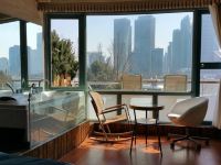 上海滩景公寓(12号店) - 舒适阳台一室大床房