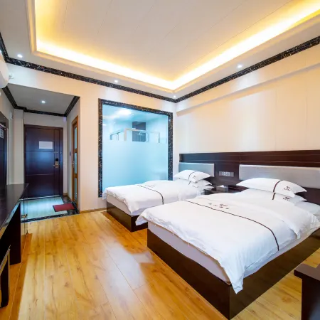 Longchuan Yuze Hotel