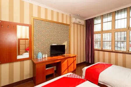 Holiday Hotel Отели рядом с достопримечательностью «Hailian Temple»