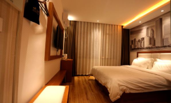 Super 8 Hotel (Fusong Commercial Street)