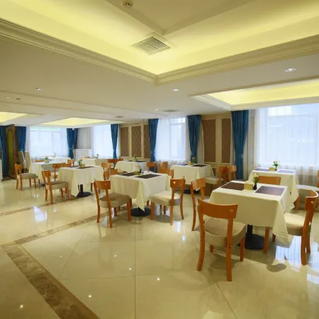Vienna Hotel (Dunhua High-speed Railway Station)